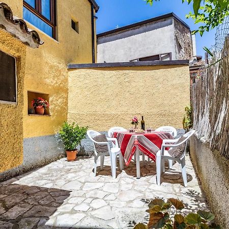 Casa Vacanze 'Zia Lucia' Lägenhet Sarconi Exteriör bild