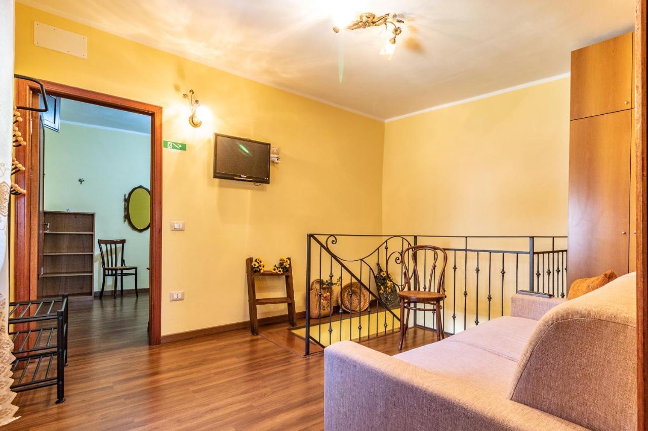 Casa Vacanze 'Zia Lucia' Lägenhet Sarconi Exteriör bild
