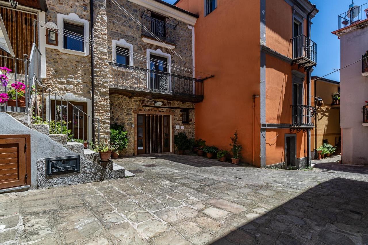Casa Vacanze 'Zia Lucia' Lägenhet Sarconi Exteriör bild